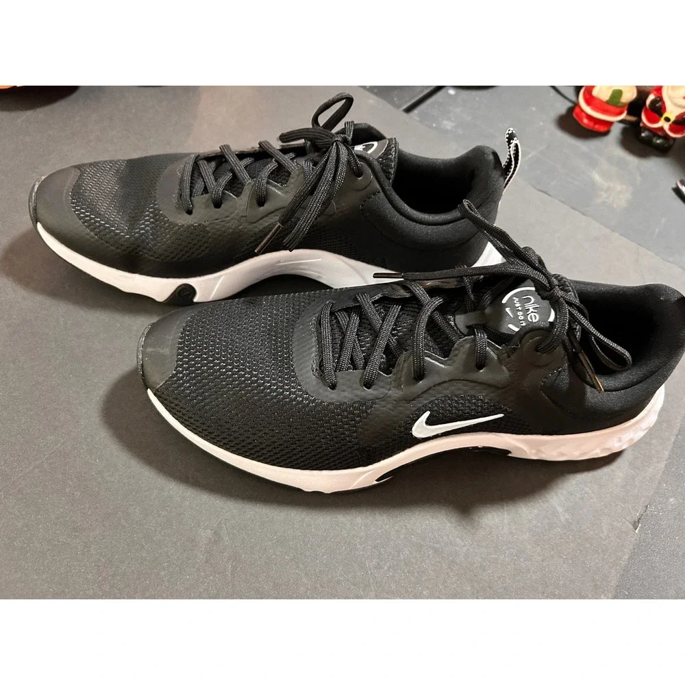 Nike Women's Black Running Shoes Sneakers Athletic Workout Gym Size‎ [SIZE] 10